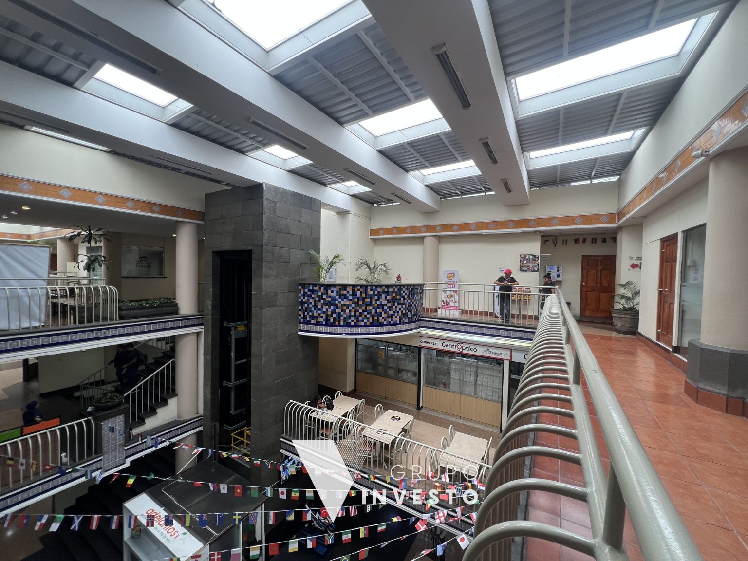 Centro comercial por dentro
